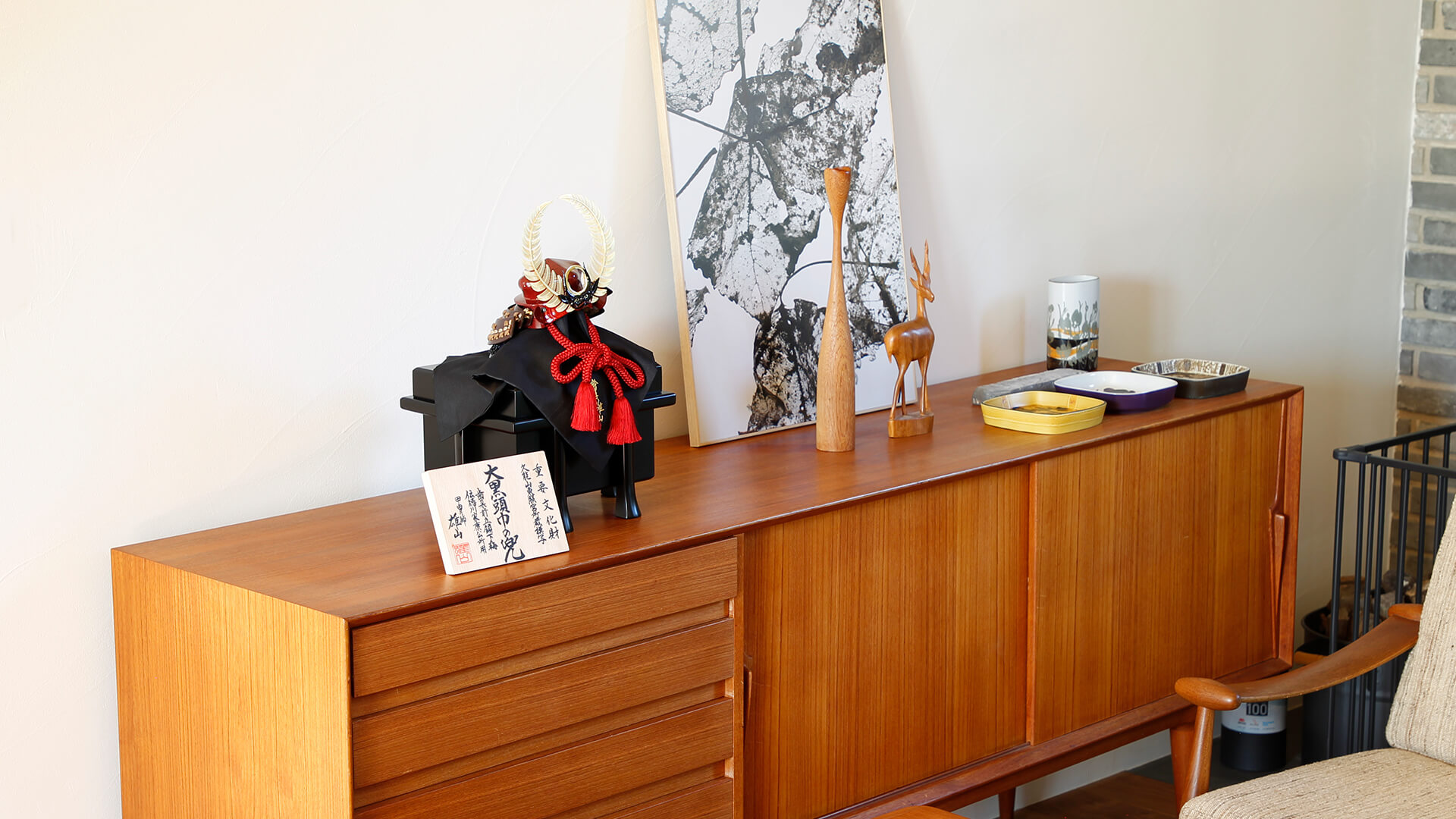 コンパクトな五月人形兜飾り